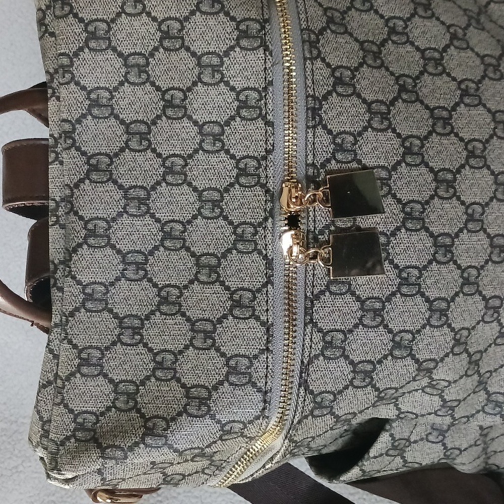 GD Backpack Style Tote - Picture 2 of 11